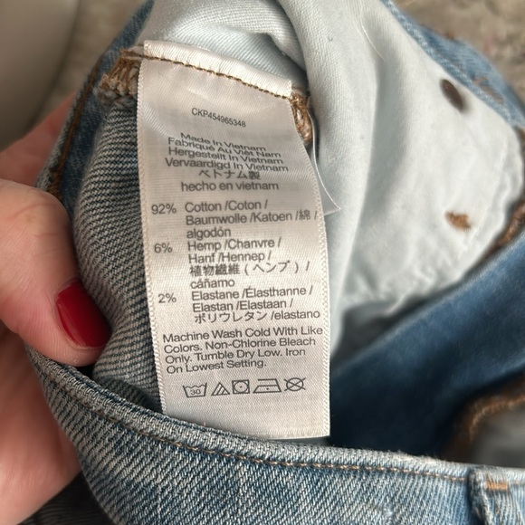 Madewell Curvy High-Rise Denim Shorts in Watt Wash: Summerweight Edition Size 23 - Picture 8 of 9